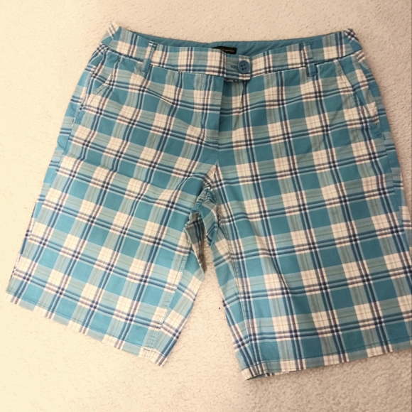 NEW YORK CO BUNDLE SHORTS 8 - Picture 4 of 11